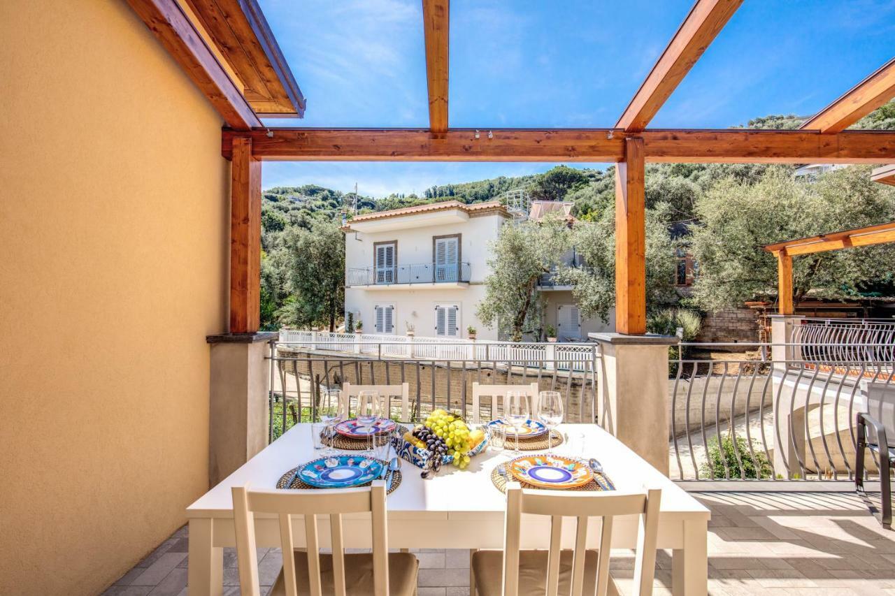 Апартаменты Chez Carme' Сорренто Экстерьер фото